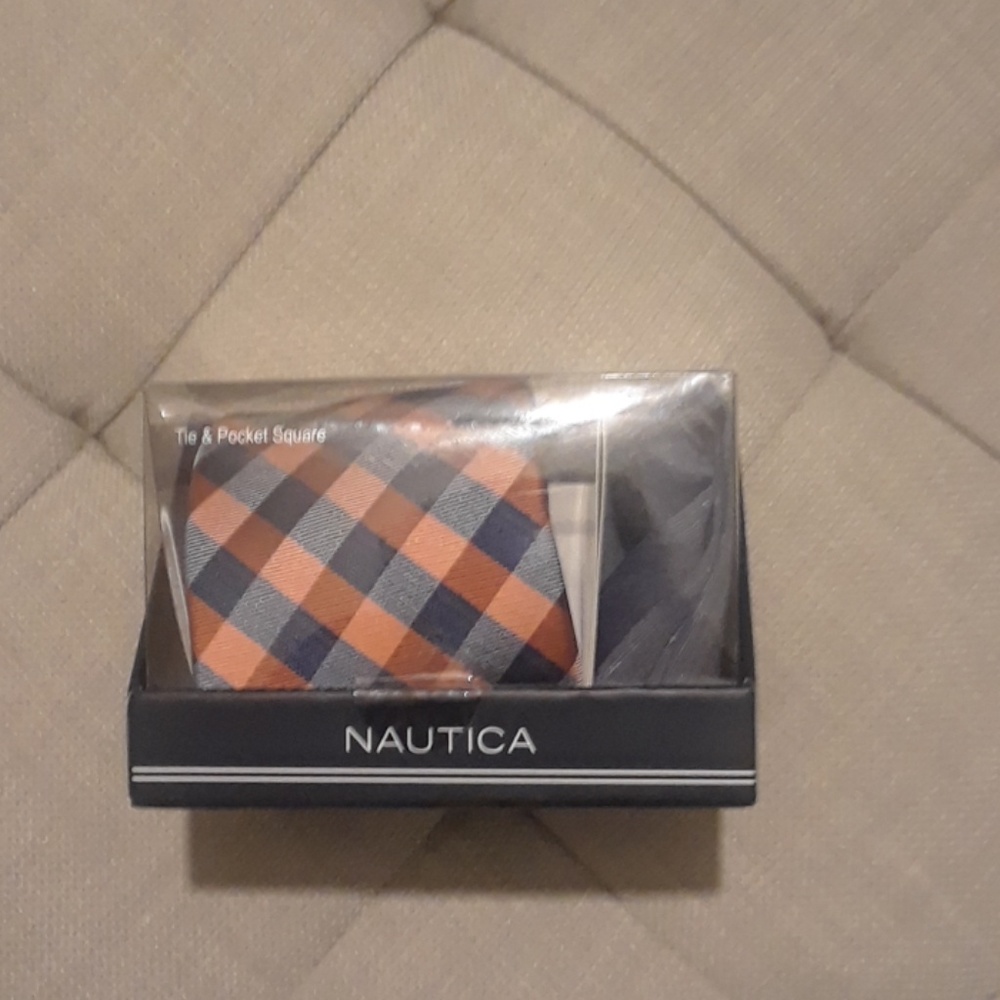 NAUTICA TIE AND POCKET SQUARE